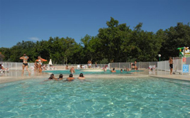 Piscine camping à Arès – architecte Bordeaux Stéphane Chargy